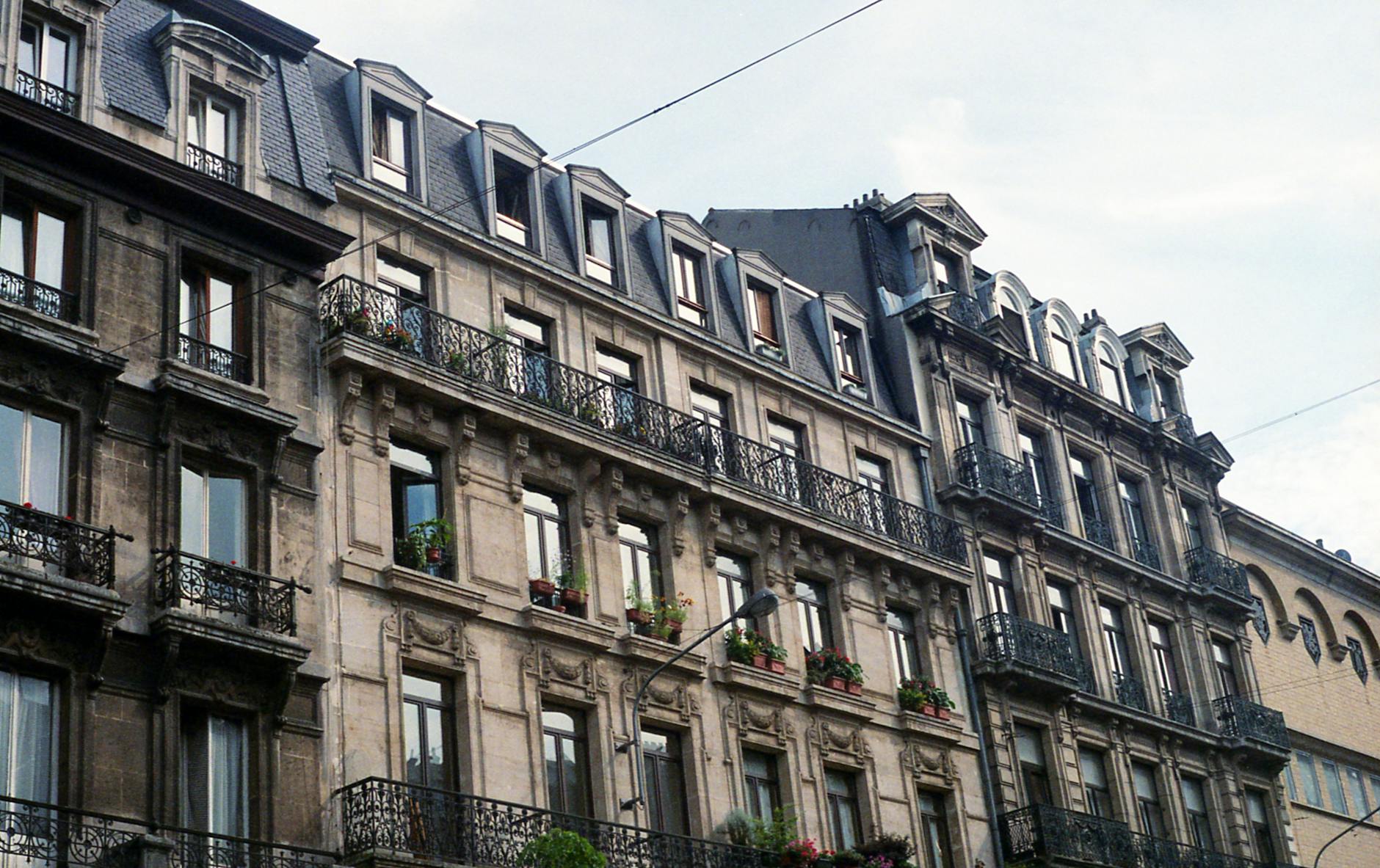 วีซ่าเบลเยี่ยม, วีซ่าทำงานเบลเยี่ยม, Belgium work visa, Single Permit Belgium, ขั้นตอนยื่นวีซ่าเบลเยี่ยม, ทำงานต่างประเทศ, วีซ่าทำงานยุโรป, Belgium work permit, ใบอนุญาตทำงานเบลเยี่ยม, วีซ่าระยะยาวเบลเยี่ยม, ค่าธรรมเนียมวีซ่าเบลเยี่ยม, เอกสารยื่นวีซ่าเบลเยี่ยม, EU Blue Card Belgium, Professional Card Belgium, สมัครงานเบลเยี่ยม, ย้ายถิ่นฐานเบลเยี่ยม, คุณสมบัติวีซ่าเบลเยี่ยม, ระยะเวลาทำวีซ่าเบลเยี่ยม, สถานทูตเบลเยี่ยม, ขั้นตอนขอวีซ่าเบลเยี่ยม 2025, อัพเดทวีซ่าเบลเยี่ยม, วีซ่าทำงานยุโรป 2025, work permit Belgium 2025, Belgium immigration 2025, expat Belgium guide, Belgian embassy Thailand, long-term visa Belgium, Belgian work authorization, employment Belgium foreigners